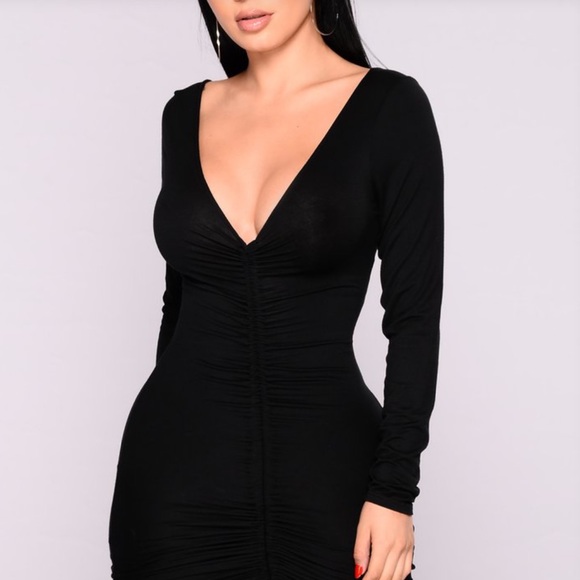 Black dress with cinched waist (never worn) - Picture 3 of 3